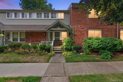 /international/us/1940-planavon-street-ferndale-mi-110109823575/