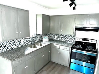 /international/us/209-s-walnut-street-winnsboro-tx-110096656244/