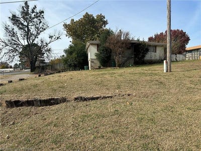 /international/us/603-s-kerr-blvd-sallisaw-ok-110103646128/