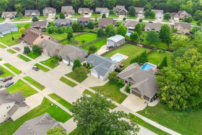 /international/us/5474-pine-valley-drive-pleasant-hill-ia-110101258291/?lang=id