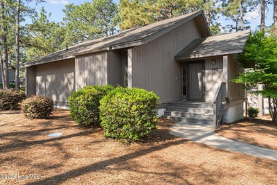 /international/us/190-barton-hills-court-pinehurst-nc-110108150295/