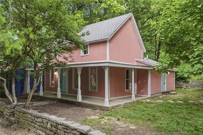 /international/us/88-grand-avenue-eureka-springs-ar-110107823379/