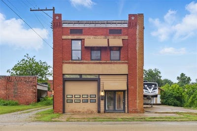 /international/us/111-e-broadway-avenue-yale-ok-110103132705/