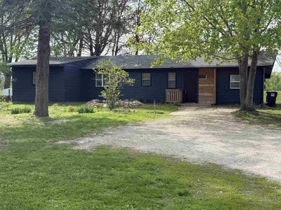/international/us/242-river-forest-road-evansdale-ia-110106227454/