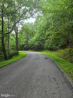 /international/us/mountain-run-road-berkeley-springs-wv-110101040675/?lang=zh-cn