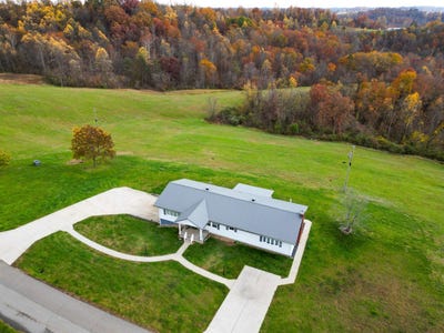 /international/us/4754-county-road-36-chesapeake-oh-110109152596/