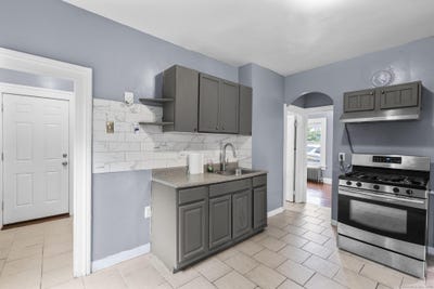 /international/us/1105-n-main-street-waterbury-ct-110108340972/