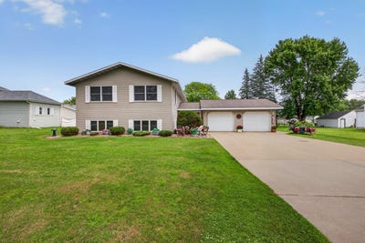 /international/us/811-broadway-avenue-wabasha-mn-110108749622/