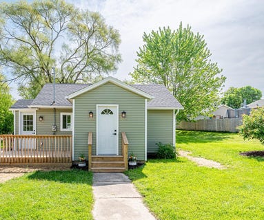 /international/us/607-s-mill-street-st-louis-mi-110099967424/