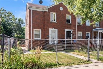 /international/us/735-e-105th-place-chicago-il-110120054259/