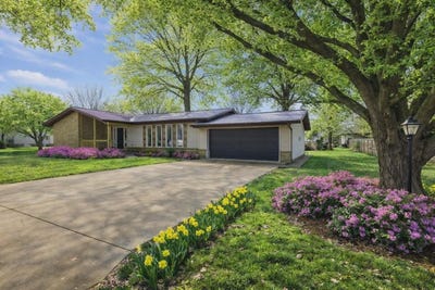 /international/us/908-e-10th-street-mountain-grove-mo-110106437331/