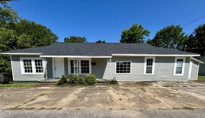 /international/us/418-s-main-street-headland-al-110109197012/