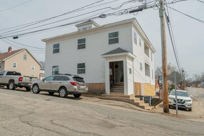 /international/us/55-tanguay-street-sanford-me-110107404410/