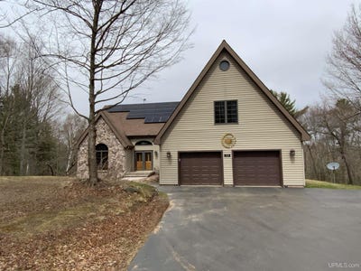 /international/us/148-chippewa-drive-negaunee-mi-110107933840/