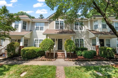 /international/us/8310-brickle-lane-huntersville-nc-110100398228/