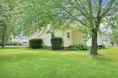 /international/us/1303-ne-8th-avenue-independence-ia-110101367376/