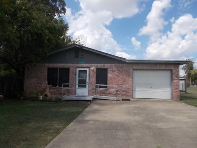 /international/us/114-meeker-rd-kerrville-tx-110120027844/