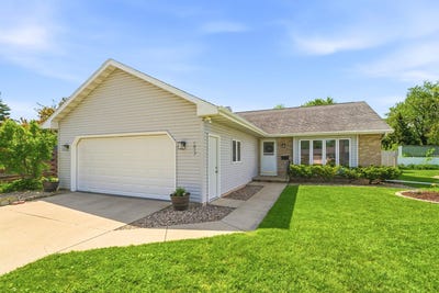 /international/us/1917-e-glendale-avenue-appleton-wi-110108500385/