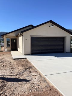 /international/us/760-w-60-n-parowan-ut-110106616265/