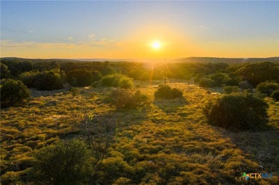 /international/us/county-road-105-lampasas-tx-110103737984/
