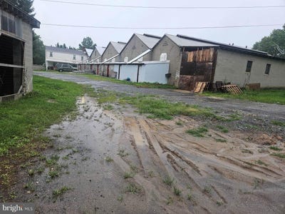 /international/us/100-old-limestone-road-avondale-pa-110119541947/