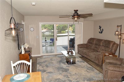/international/us/40-lighthouse-road-lake-ozark-mo-110100589035/