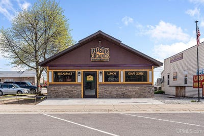 /international/us/319-e-superior-street-munising-mi-110108302150/