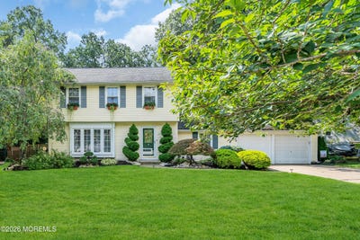 /international/us/11-dunbarton-road-jackson-nj-110110406394/