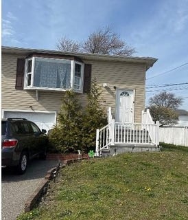 /international/us/24-beach-street-massapequa-ny-110099046270/