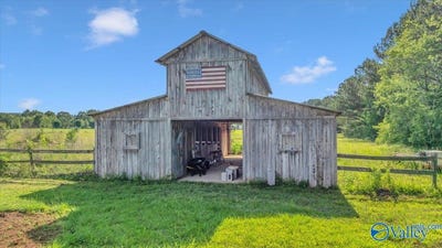 /international/us/810-county-road-567-gaylesville-al-110099538848/