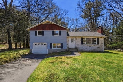 /international/us/135-summer-st-blackstone-ma-110107632839/