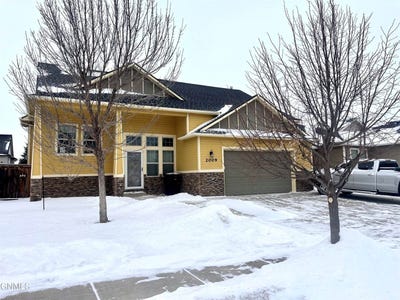 /international/us/2009-18th-avenue-west-williston-nd-110104967872/