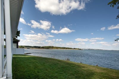 /international/us/90-shore-avenue-quincy-ma-110109065493/