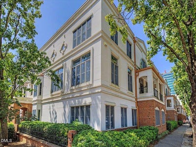 /international/us/274-e-davie-street-raleigh-nc-110119592296/