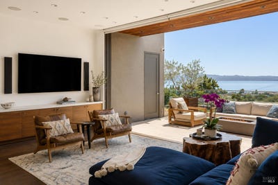 /international/us/4755-paradise-drive-tiburon-ca-110108631491/
