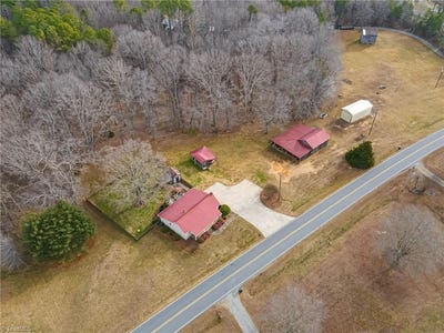 /international/us/1182-rosebud-road-walnut-cove-nc-110107987276/