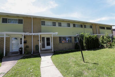 /international/us/8029-w-lyons-street-niles-il-110108411945/