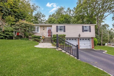 /international/us/146-elm-street-ronkonkoma-ny-110119959138/
