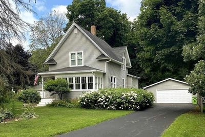 /international/us/613-mill-street-green-lake-wi-110107196008/