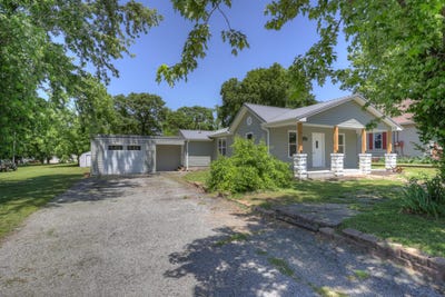 /international/us/416-e-4th-street-baxter-springs-ks-110107982122/