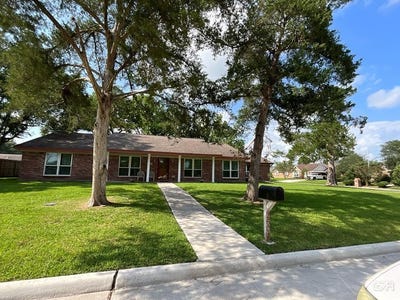 /international/us/2604-adams-street-alvin-tx-110101238240/