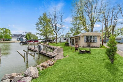 /international/us/246-n-orchard-island-drive-russells-point-oh-110107830646/