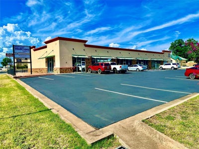 /international/us/102-w-dallas-st-llano-tx-110094602375/