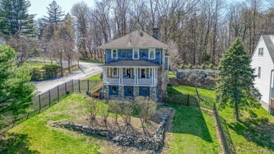 /international/us/12-sunset-heights-monroe-ny-110107243666/