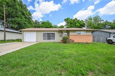 /international/us/1905-s-cooper-street-arlington-tx-110107607004/