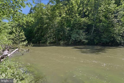 /international/us/patterson-creek-village-pike-fort-ashby-wv-110108505120/