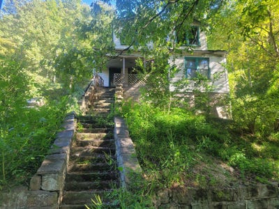 /international/us/573-hurricane-creek-road-hyden-ky-110102060172/