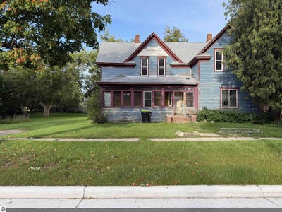 /international/us/243-n-burgess-street-west-branch-mi-110110240628/