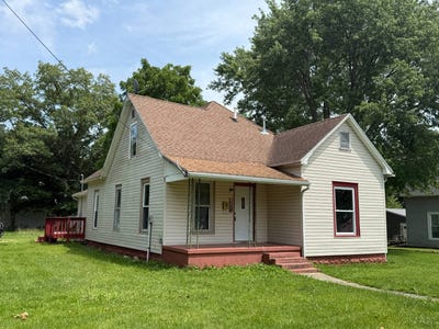 /international/us/306-n-walnut-st-newton-il-110109063783/