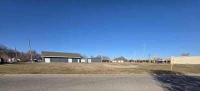 /international/us/101-turkle-ave-haysville-ks-110104276589/